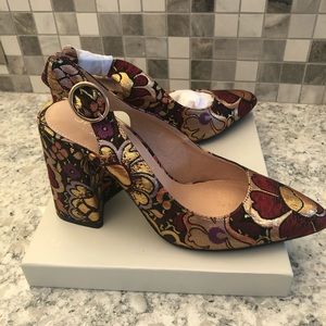 NWB! Shellys London Tapestry Shoe - Size 9